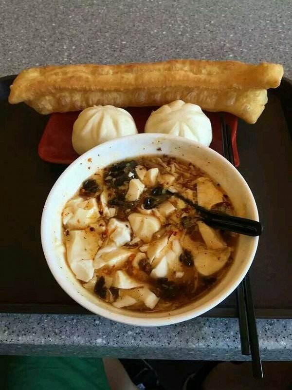 明天去石家莊出差，有啥好吃的好玩的地方？求推薦？